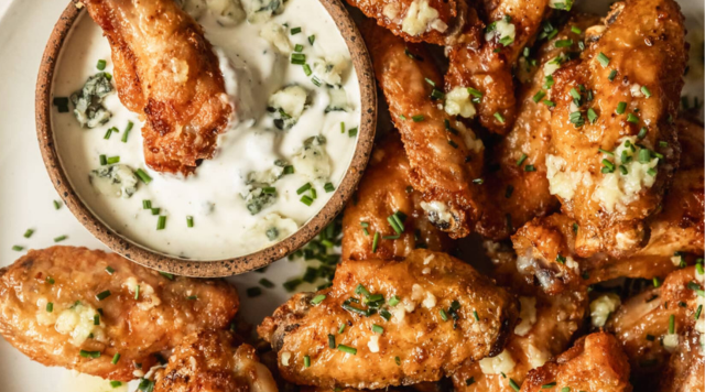 Crispy Garlic Butter Chicken Wings – Ribeye Butcher Shop